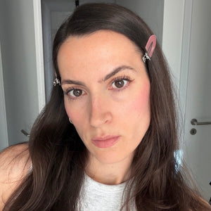Frau mit Make-Up Clips Rosa