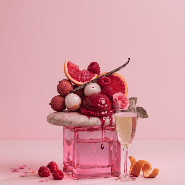 gillie Pink Fizz Hair & Body Mist mit Himbeere, Litschi, Rose, Orange und prickelnden Duftnoten